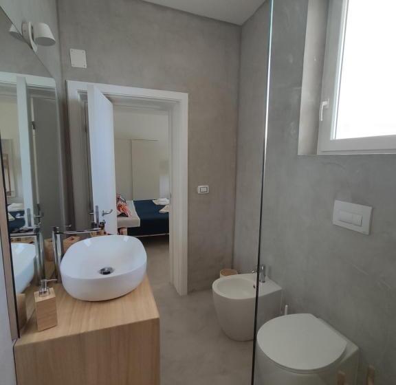 اتاق استاندارد با چشم‌انداز استخر, Artemisia B&b