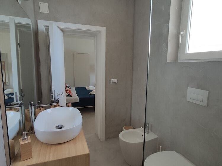 اتاق استاندارد با چشم‌انداز استخر, Artemisia B&b