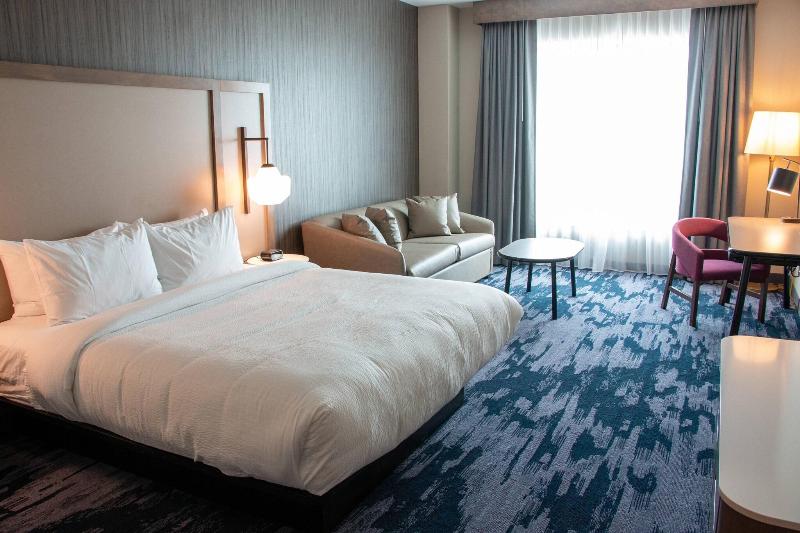 מיטת קינג בסוויטה, Fairfield Inn & Suites By Marriott Davenport Quad Cities