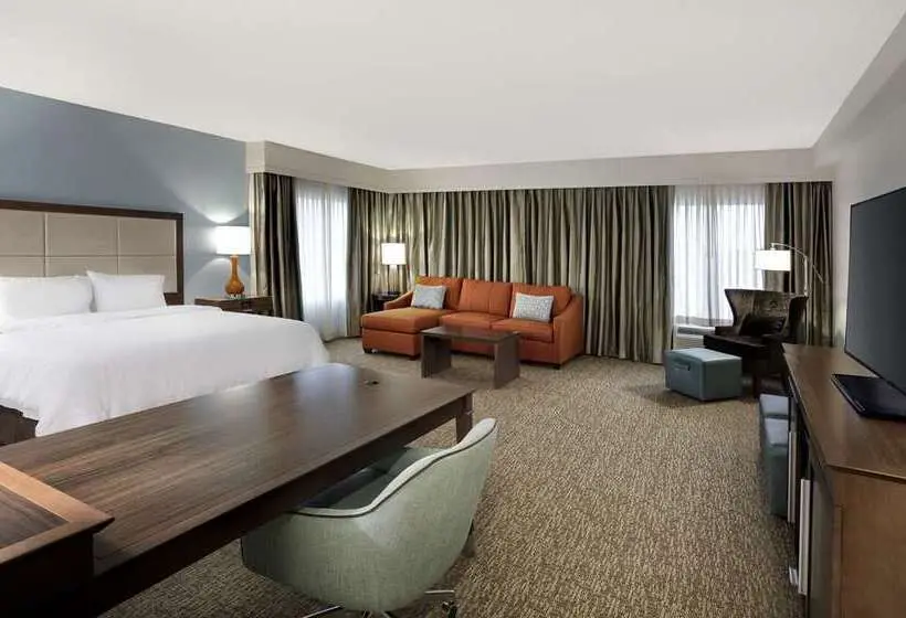 スタンダードスタジオ, Hampton Inn & Suites Watsonville