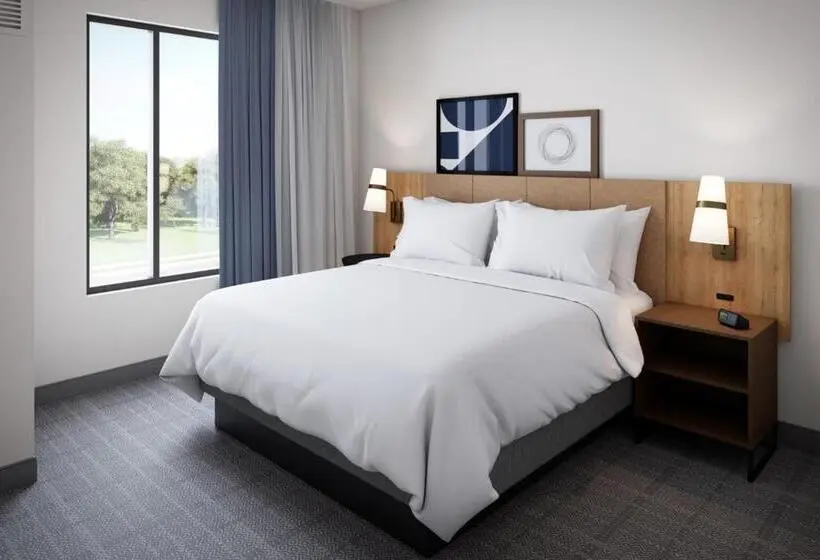 キングサイドベッドのスタンダードワンルーム, Staybridge Suites   Ames, An Ihg