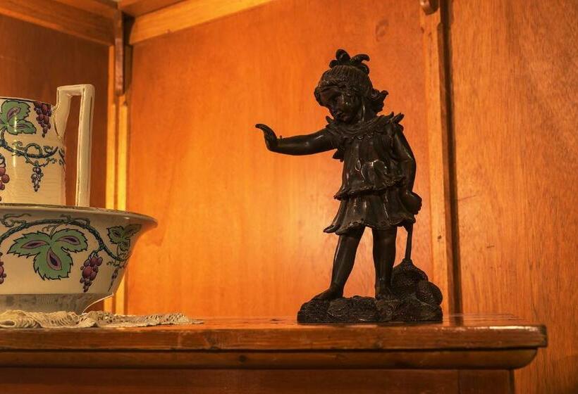 کابین, Observatory Cottages