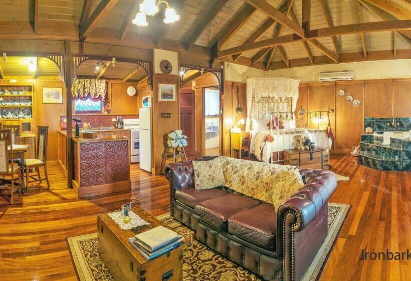 کابین, Observatory Cottages