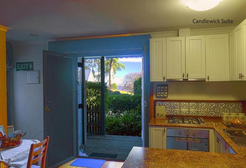 سوییت, Observatory Cottages