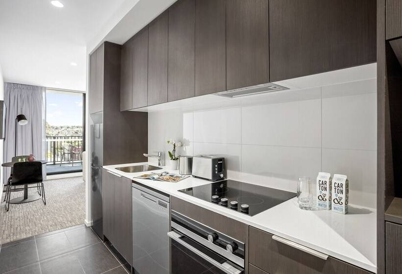 ２ベッドルームアパートメント, Quest Preston