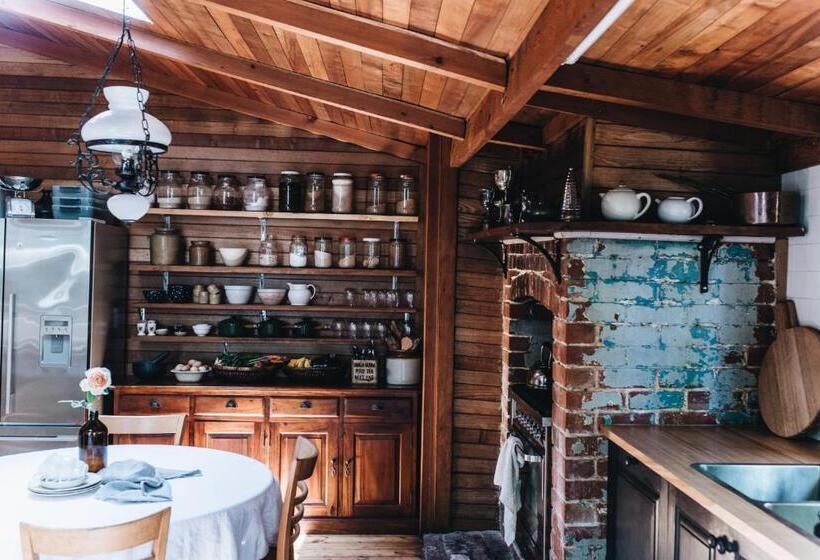 2间卧室的房子, The Main House @ Poets Lodge