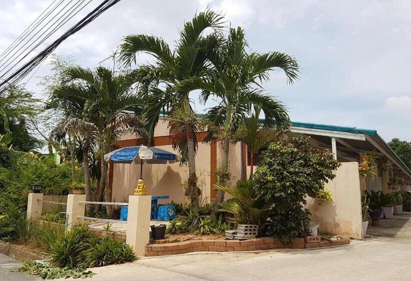 家庭间, The Star Villa Resort