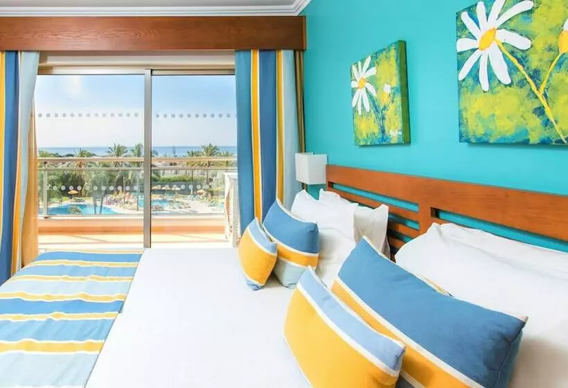 1-Bedroom Upper Apartment Sea View