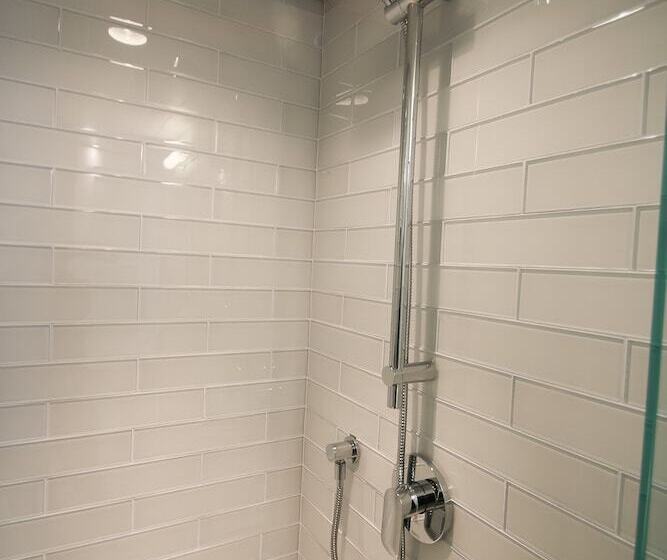 キャビン, Duffin Cove Resort