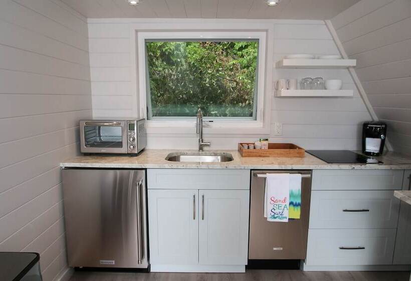 キャビン, Duffin Cove Resort