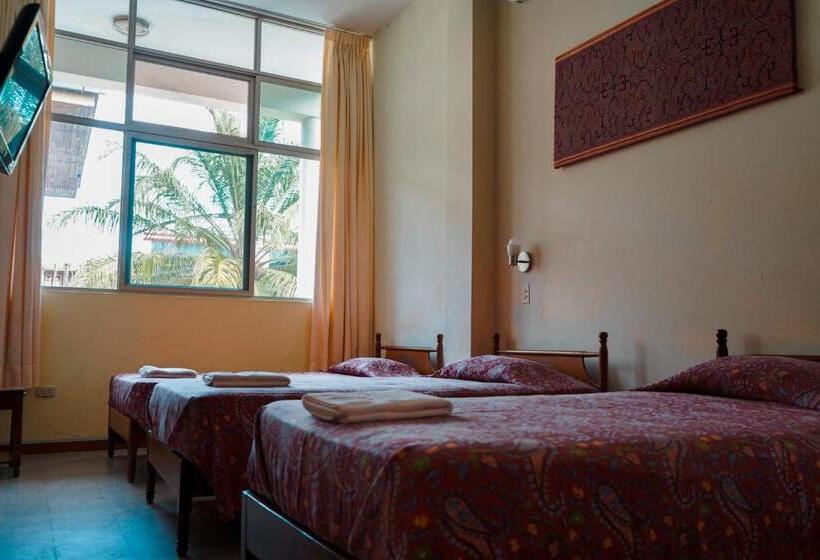 חדר סטנדרט לשלושה, Grand Hotel Mercedes