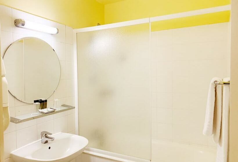 スタンダードトリプルルーム, Bellevue Montmartre