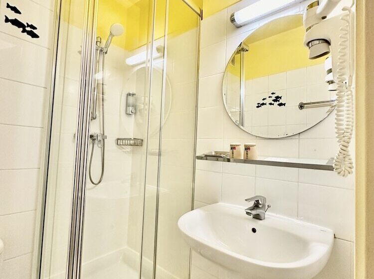 スタンダードルーム, Bellevue Montmartre