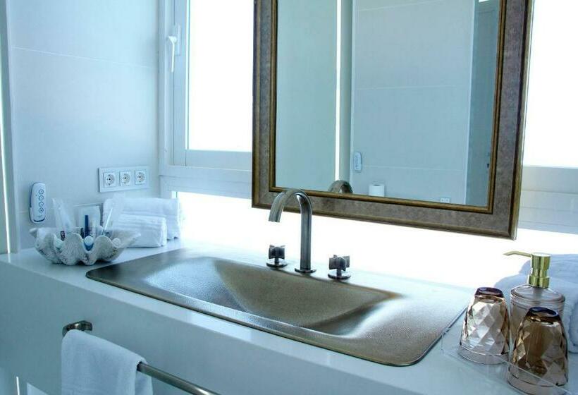 סוויטת דלוקס נוף לים, Boutique Tao Caleta Mar