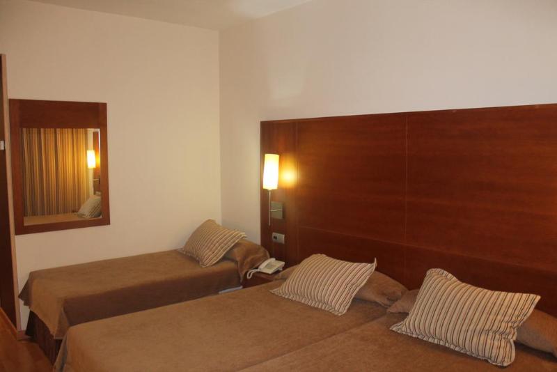 غرفة قياسية ثلاثية, Bs Capitulaciones