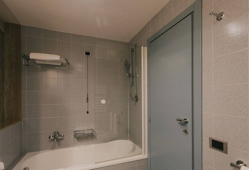 标准三人间, Del Campo