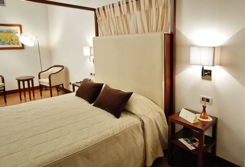 高级大房间, Del Campo