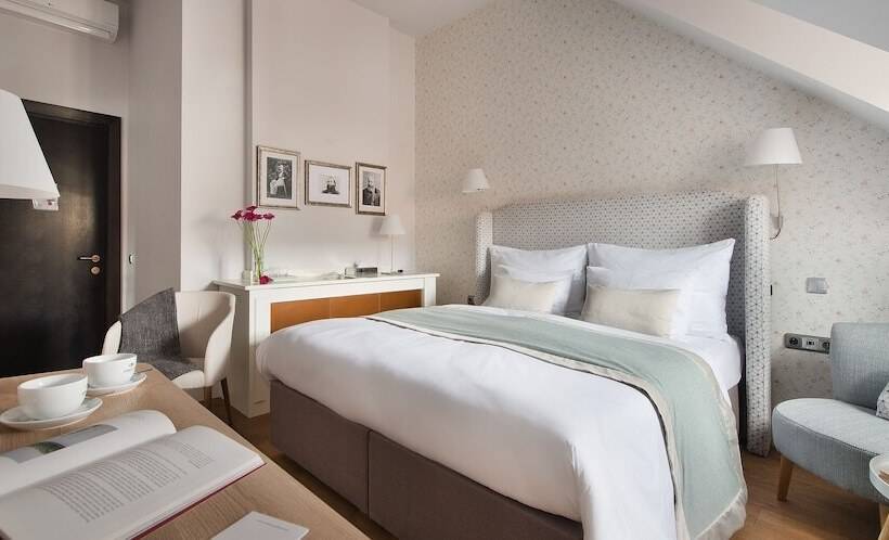 اتاق استاندارد, Design Hotel Neruda