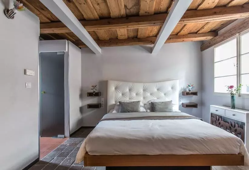اتاق سوپریور, Design Hotel Neruda