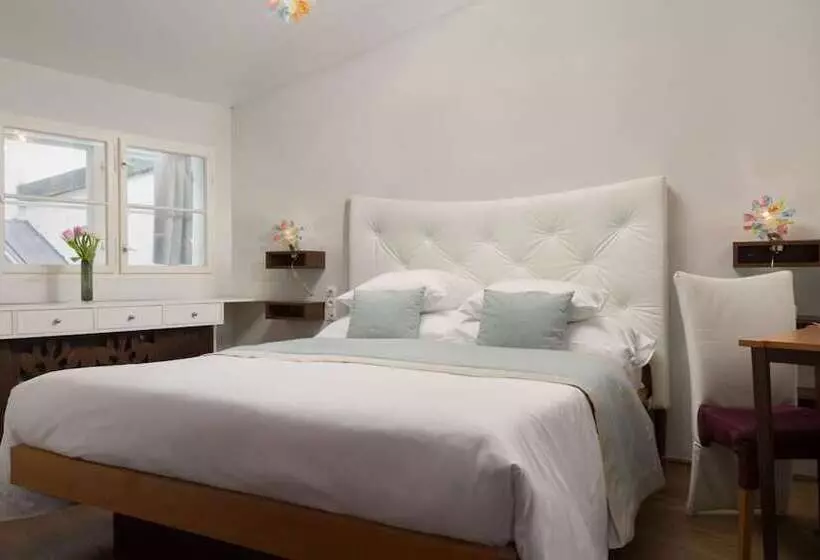 اتاق سوپریور, Design Hotel Neruda