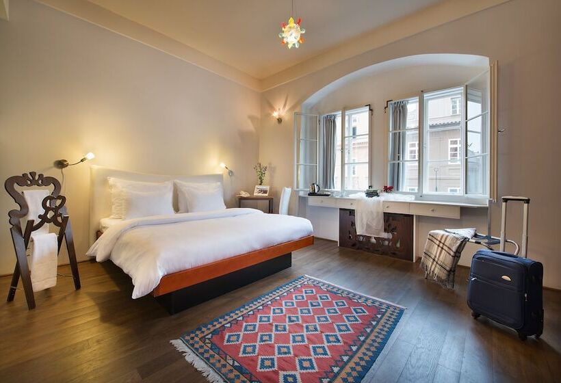 اتاق لوکس, Design Hotel Neruda
