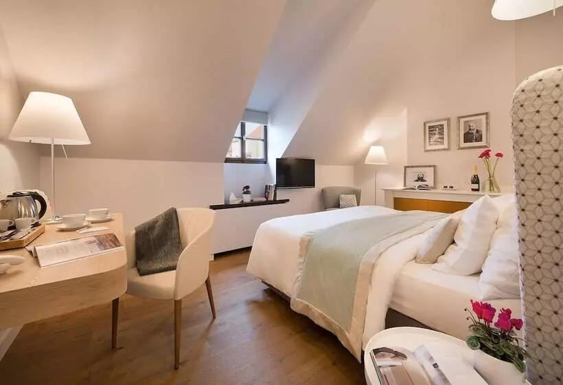 اتاق سوپریور, Design Hotel Neruda