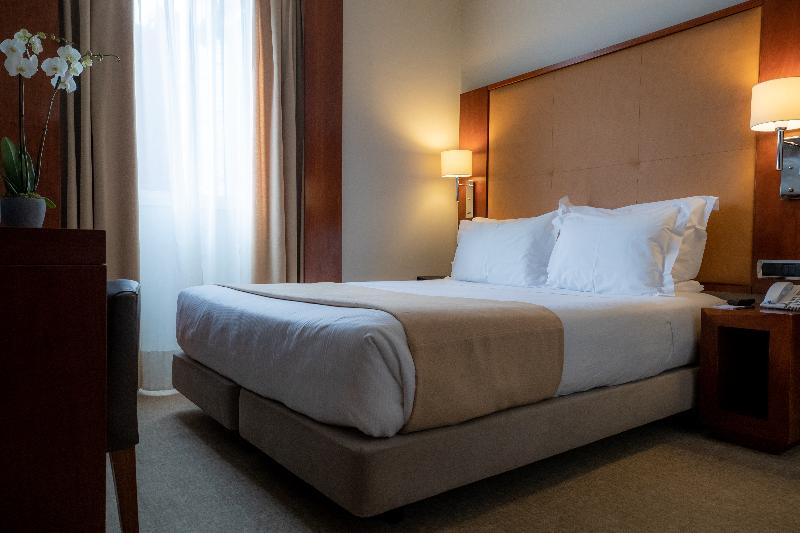 اتاق استاندارد یک نفره, Dom Carlos Liberty