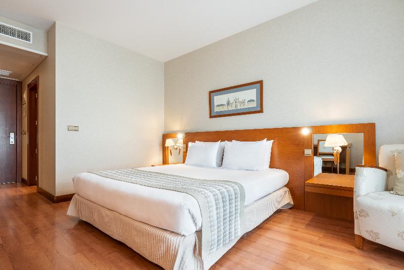 Номер Стандарт, Eurostars San Lazaro