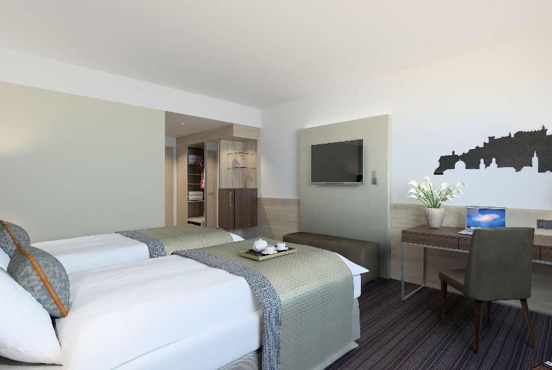 Номер Стандарт, Eurostars San Lazaro