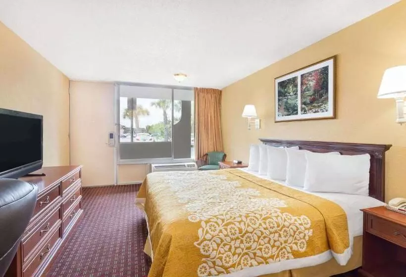 Standard-huone King-vuode, Howard Johnson By Wyndham Orlando International Drive