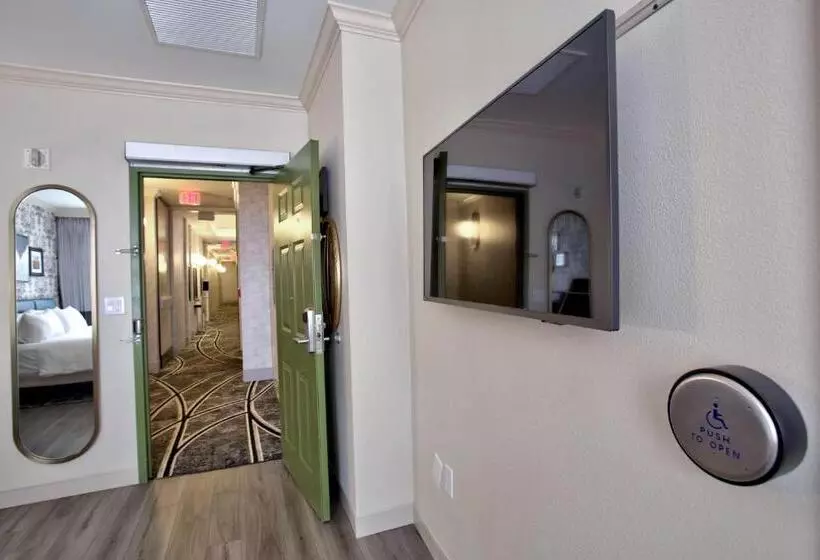 身障者適用スイートルーム, Indigo New Orleans French Quarter By Ihg