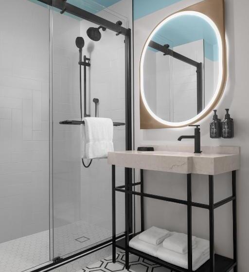 اتاق استاندارد برای معلولان, Indigo New Orleans French Quarter By Ihg