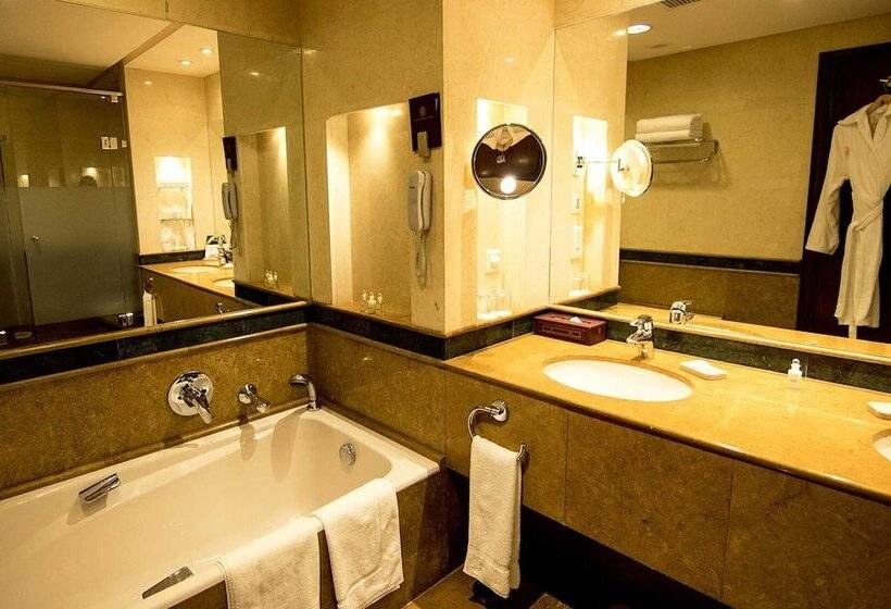 سوییت جونیور, Islamabad Serena