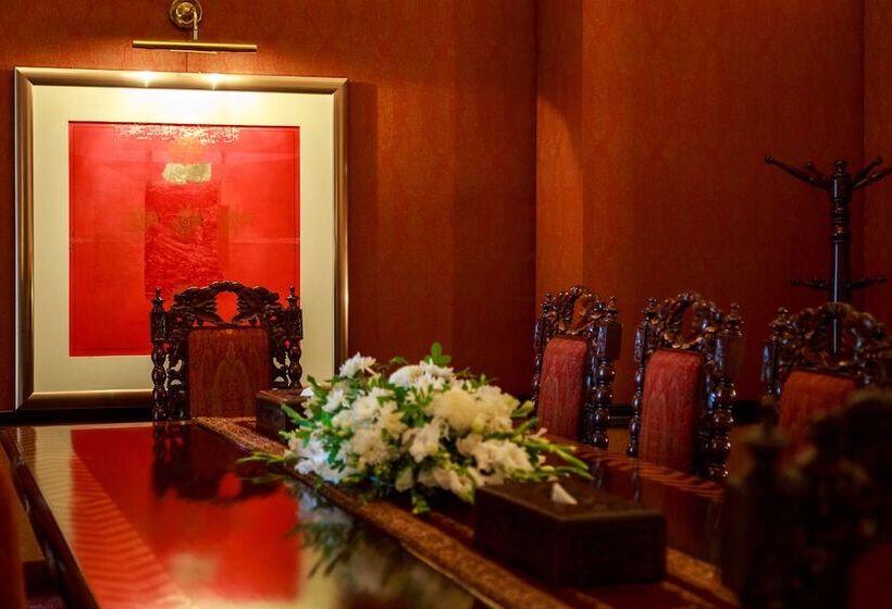 سوئیت پرزیدنت, Islamabad Serena