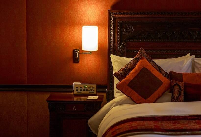 سوئیت پرزیدنت, Islamabad Serena