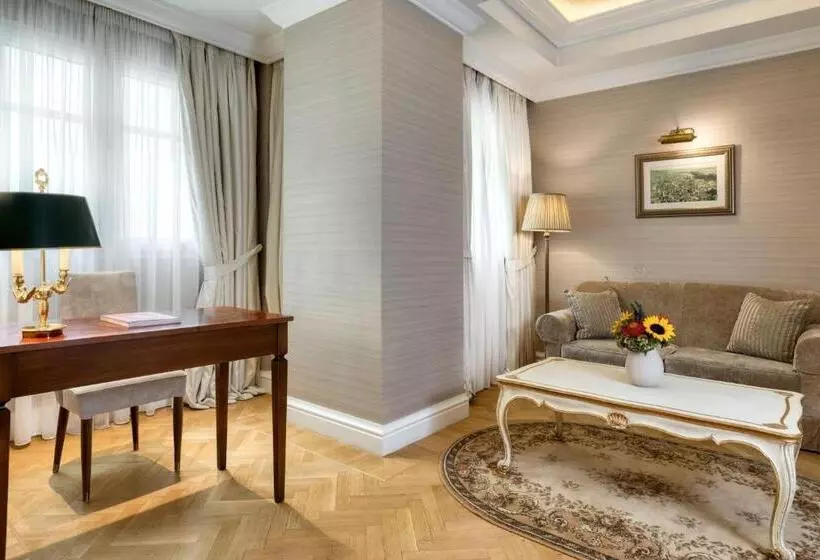 キングサイズベッドのデラックススイート, King George, A Luxury Collection Hotel, Athens