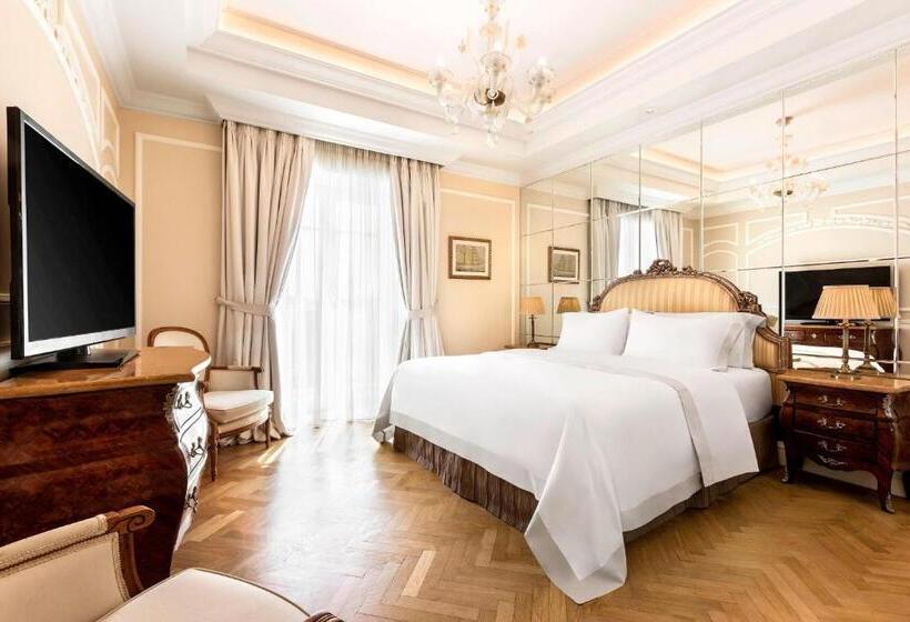 キングサイズベッドのスイートルーム, King George, A Luxury Collection Hotel, Athens