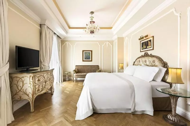 キングサイズベッド、シティビューデラックスルーム, King George, A Luxury Collection Hotel, Athens