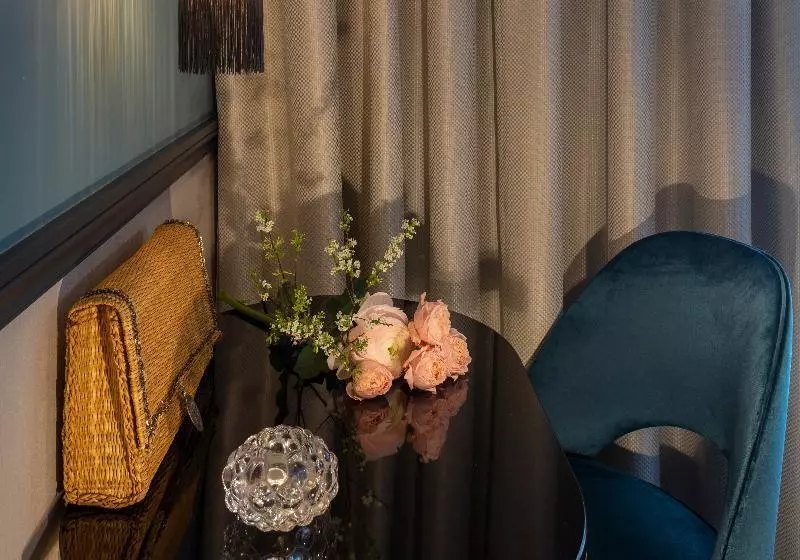 اتاق کلاب, Lenox Montparnasse