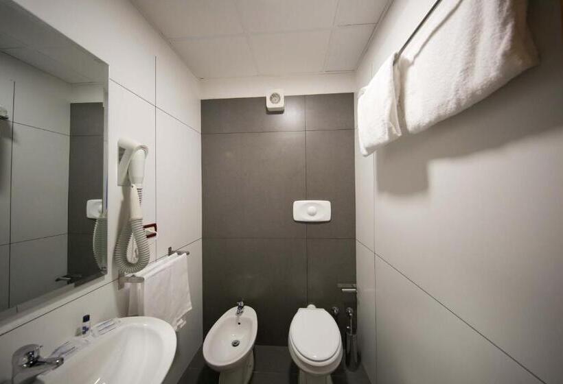 חדר סטנדרט, Mediterranea Hotel & Convention Center