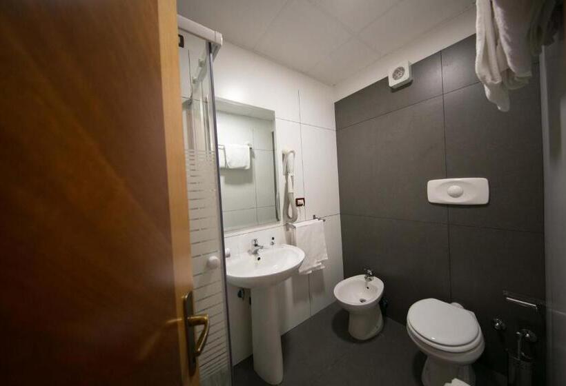 חדר סטנדרט, Mediterranea Hotel & Convention Center