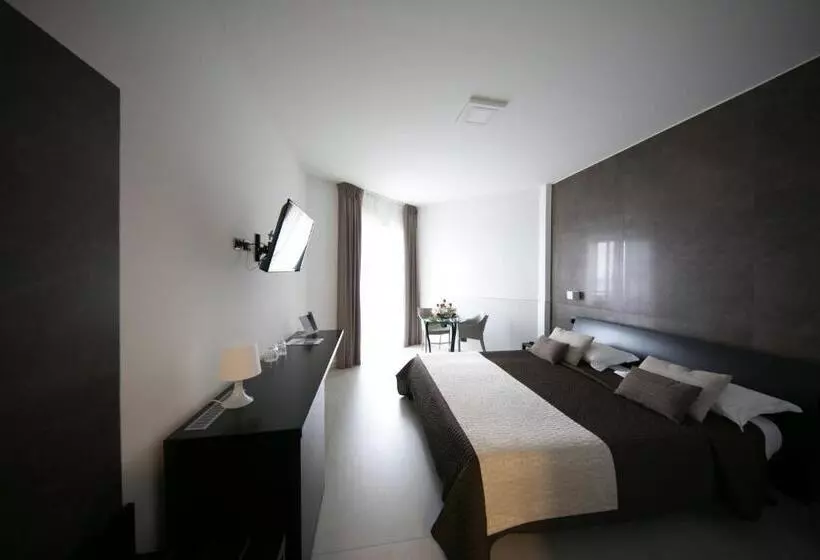 اتاق سوپریور با بالکن, Mediterranea Hotel & Convention Center