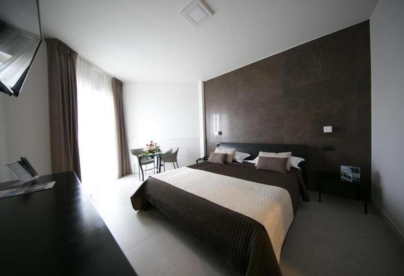 バルコニー付きスーペリアルーム, Mediterranea Hotel & Convention Center
