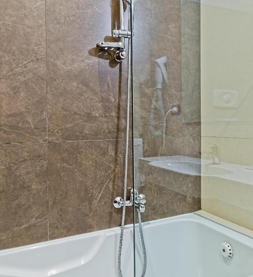 חדר סופריור עם מרפסת, Mediterranea Hotel & Convention Center