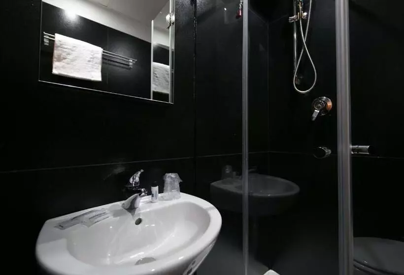 اتاق استاندارد یک نفره, Mediterranea Hotel & Convention Center