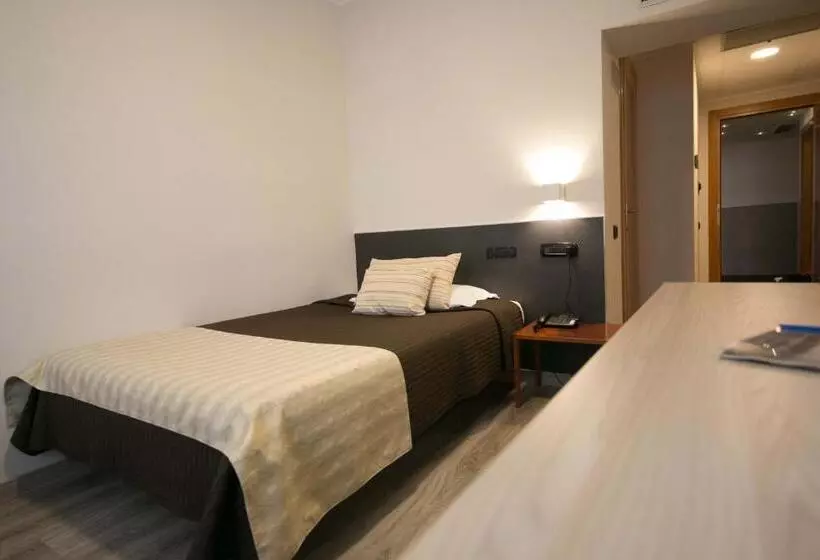 اتاق استاندارد یک نفره, Mediterranea Hotel & Convention Center