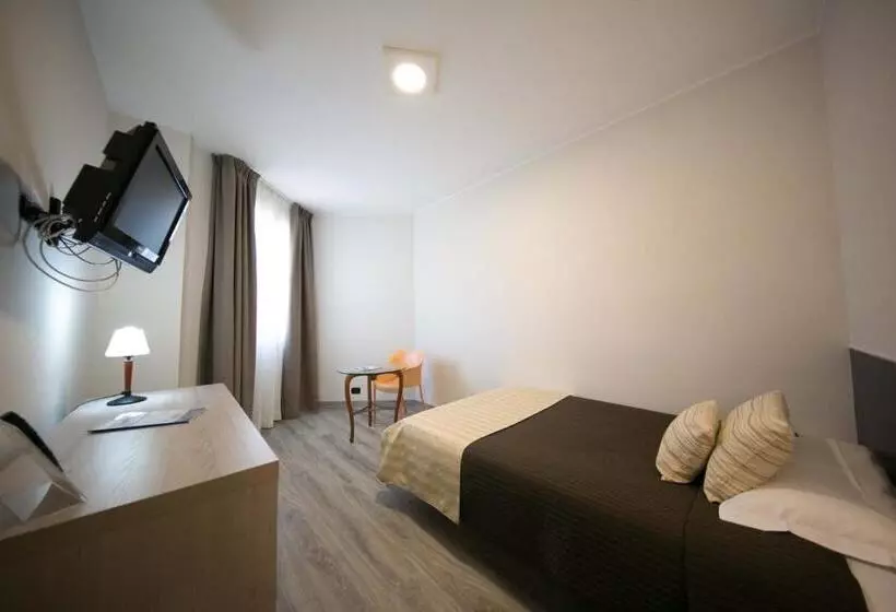 اتاق استاندارد یک نفره, Mediterranea Hotel & Convention Center