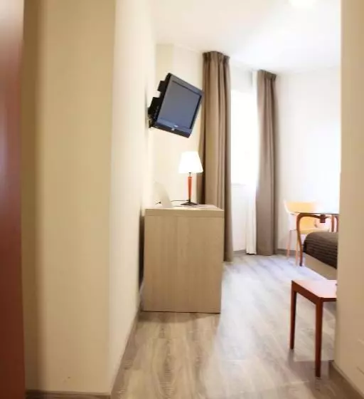 اتاق استاندارد یک نفره, Mediterranea Hotel & Convention Center