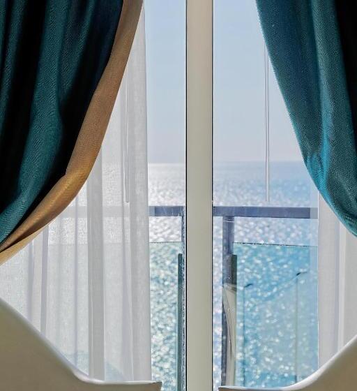 ジュニアスイート, Mediterranea Hotel & Convention Center