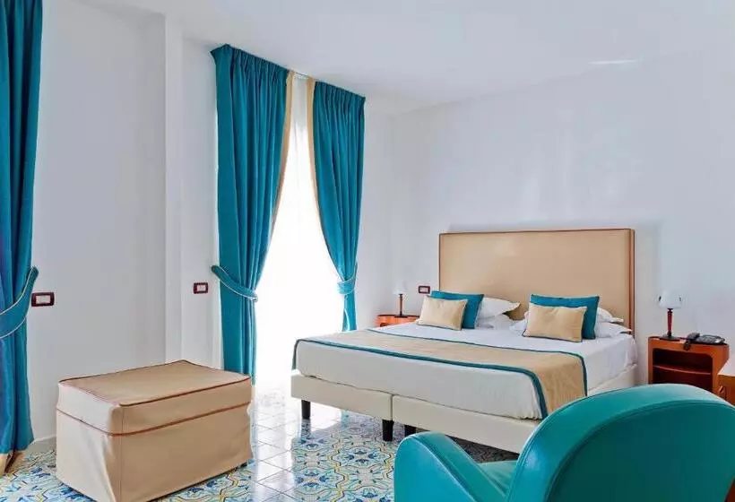 سوییت جونیور, Mediterranea Hotel & Convention Center